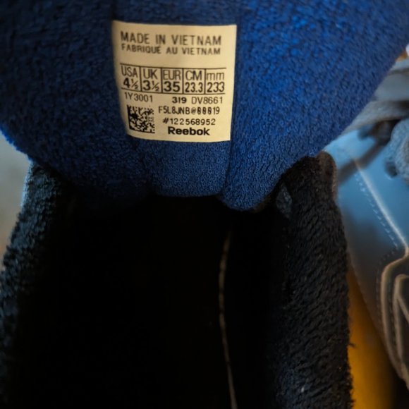 Reebok Club C! Almost new! Barely worn few times only! - Picture 3 of 9